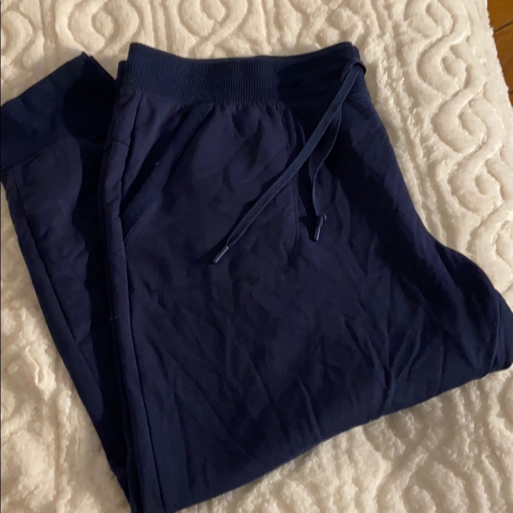 Like new Navy 3X joggers with pockets